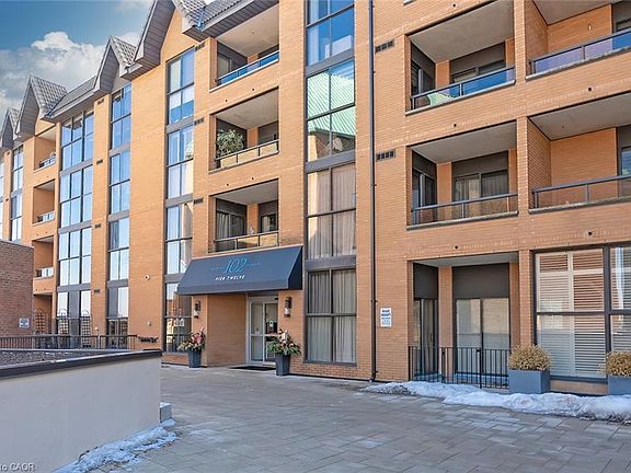 4th image of 102 Bronte Rd #303