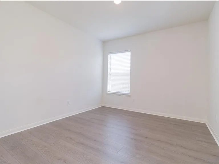 15310 Albert Oak Dr — Photo 17
