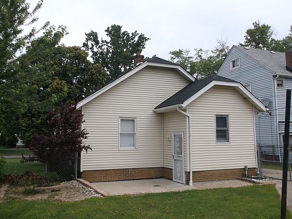 2nd image of 19156 Locherie Ave