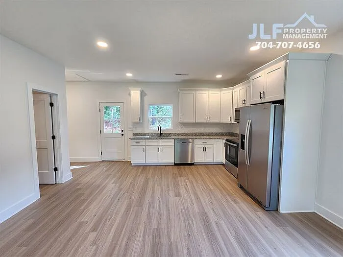 217 Carlie St — Photo 5