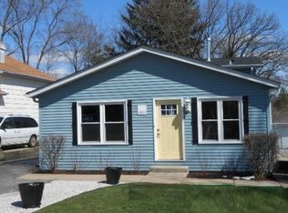 1327 Maple Dr, Round Lake Beach, IL 60073