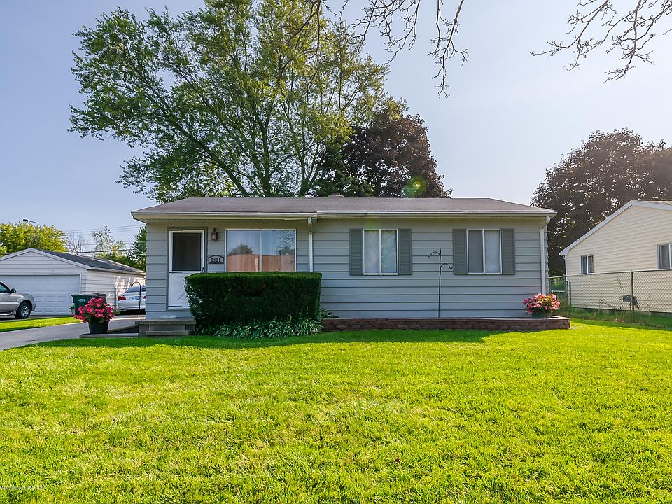 1st image of 2821 Glenbrook Dr