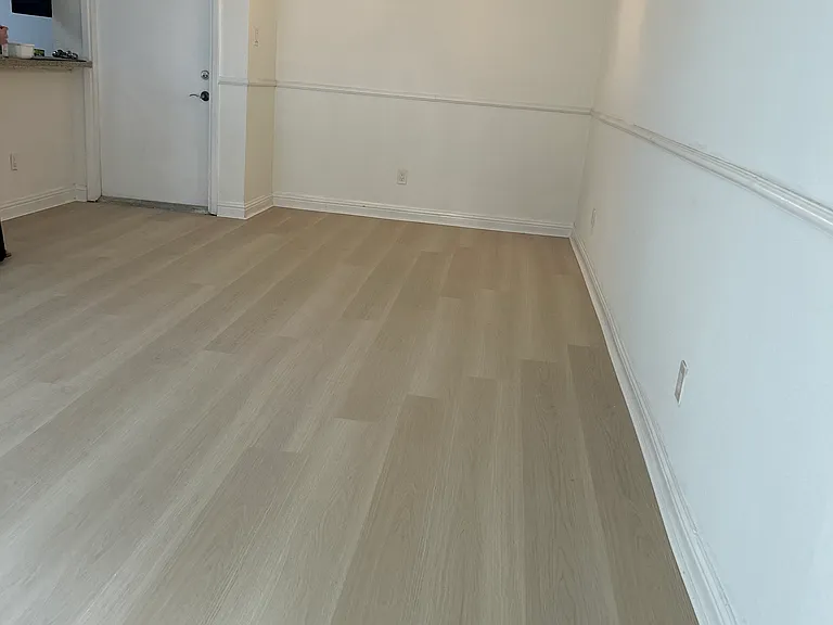 3005 Walnut Bend Ln #15 — Photo 3