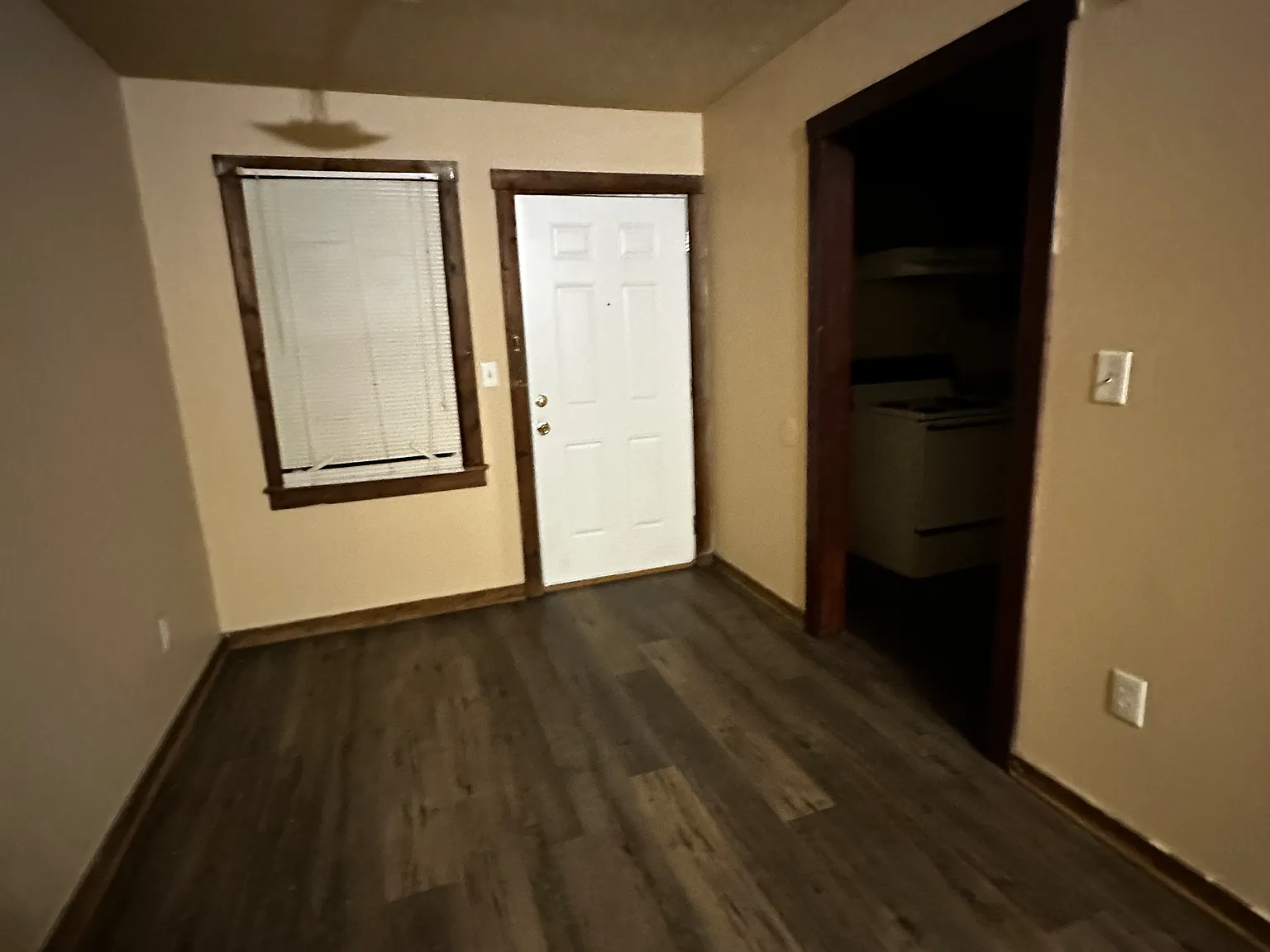 89 Meadowgreen Dr — Photo 2