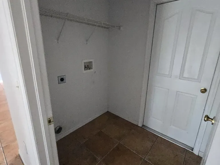 5085 Courtland Rd — Photo 2