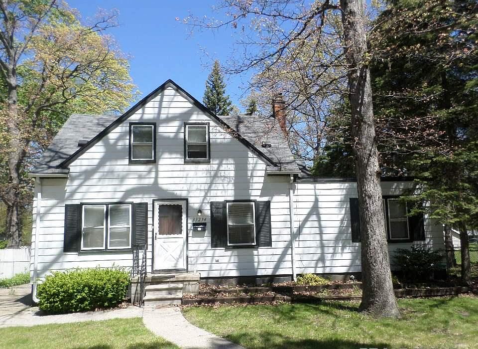 1st image of 33234 Hennepin St