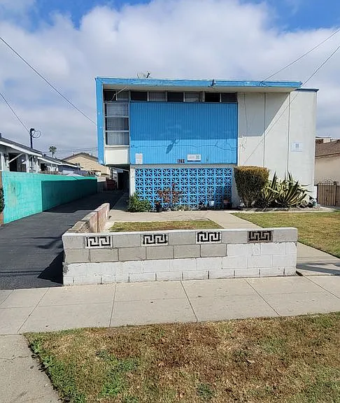 1711 Marine Ave — Photo 1
