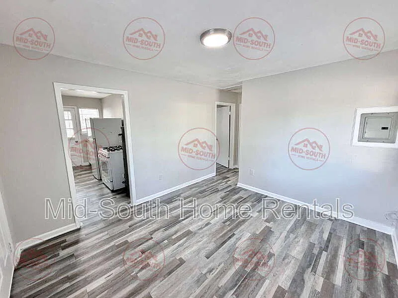 1 bed, 1.0 bath, $695 — Photo 2