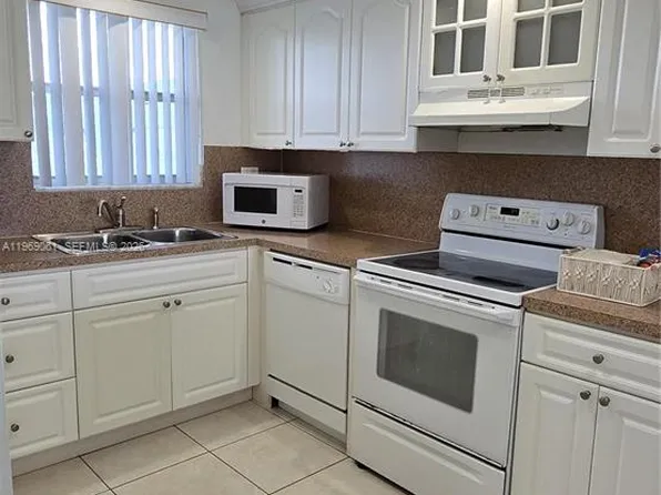 9375 Fontainebleau Blvd APT L429, Miami, FL 33172