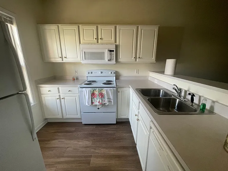 4615 McClelland Dr #G-102 — Photo 3