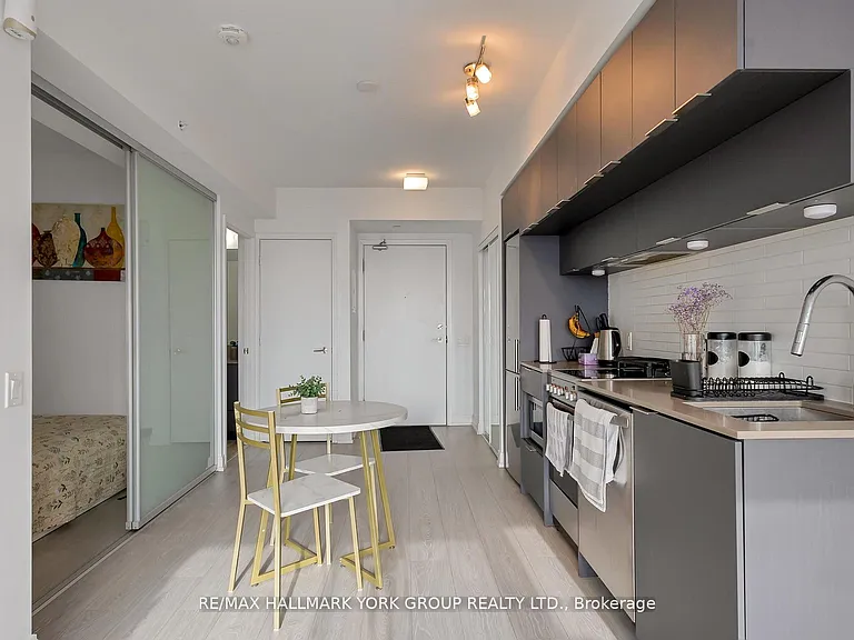 181 Dundas St E #5206 — Photo 12