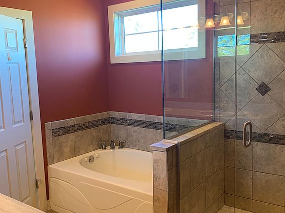 5th image of 2204 Meadowhill Ln