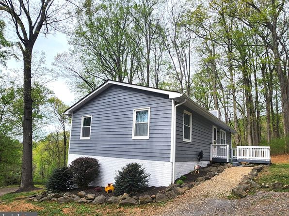22 Lucke Way, Linden, VA 22642