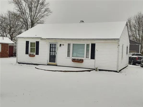 909 Arlington Dr, Greenville, PA 16125