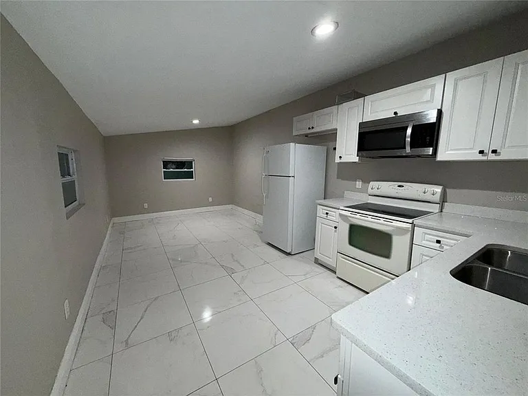 2211 54th Avenue Dr W — Photo 3