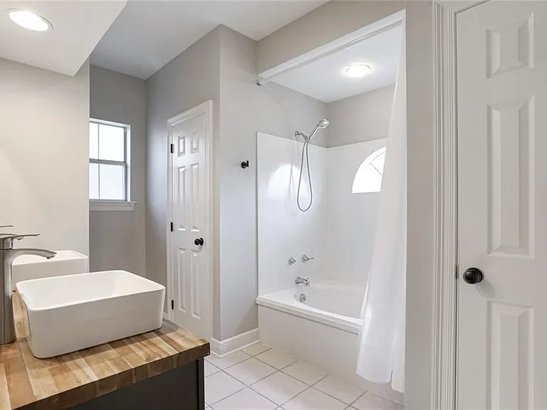 7033 Wynntree Dr — Photo 14