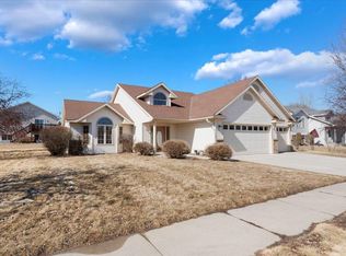 1001 Garden Brook Dr, Sauk Rapids, MN 56379
