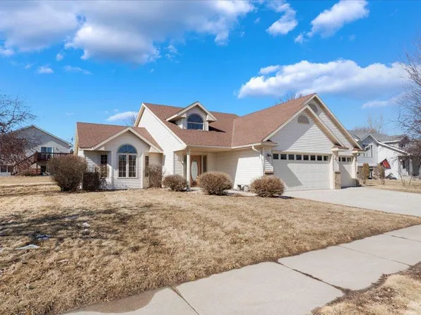 1001 Garden Brook Dr, Sauk Rapids, MN 56379