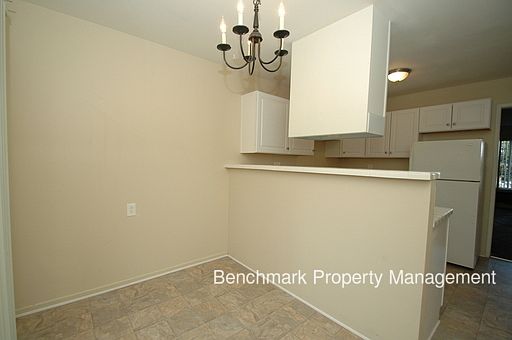 5th image of 506 S Tulip St