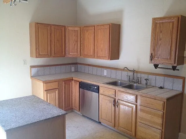 734 E Peralta Way — Photo 3