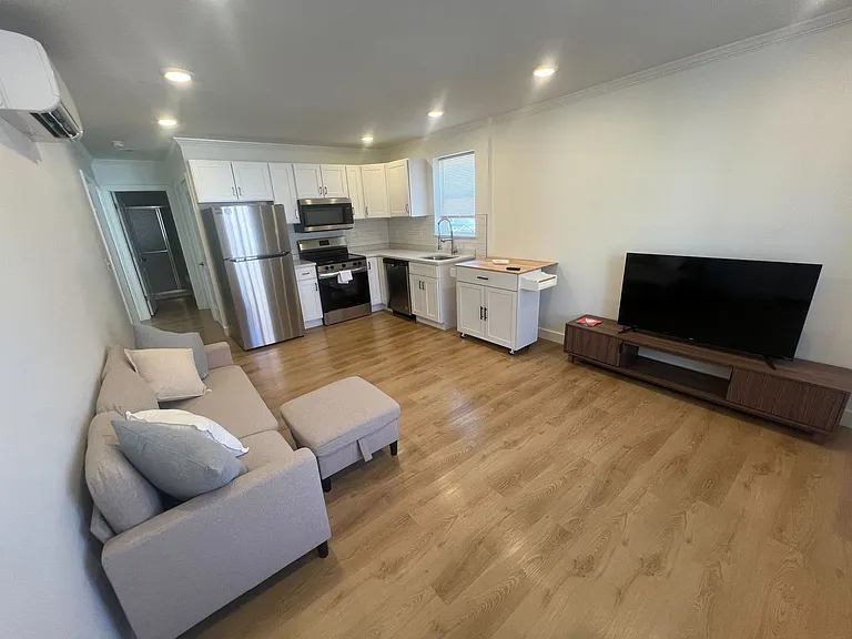 13-15 Amy St — Photo 12