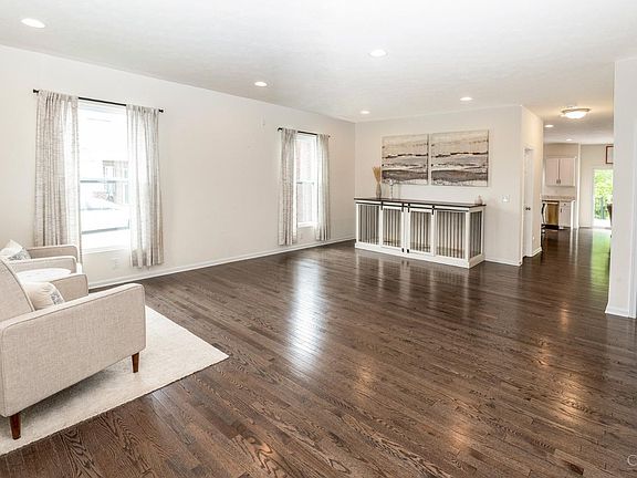 5th image of 5746 Parkland Ave