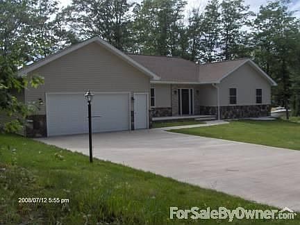 Front View
						:
						Driveway, 2-car garage, Front Lawn
