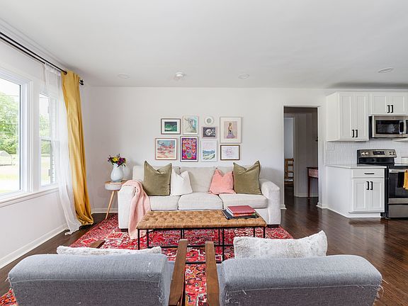 5th image of 108 La Greta Dr