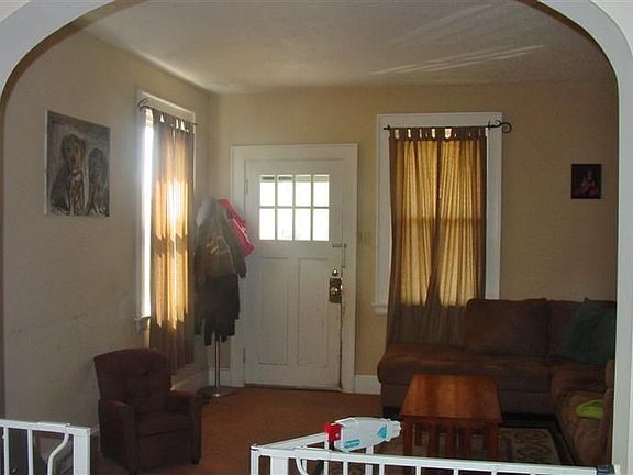 4th image of 1016 Woodlawn Ave