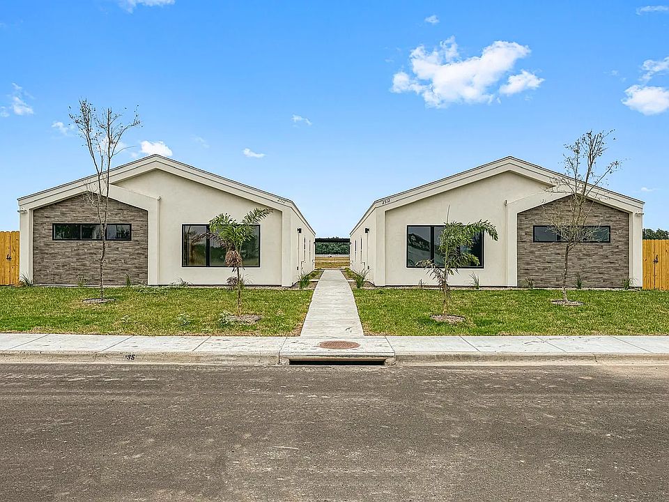 Front View of 4 plex
