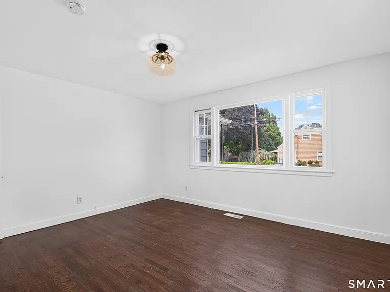11 Stratfield Pl — Photo 23