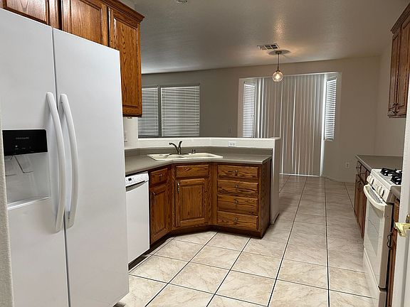 3rd image of 10651 Lunar Crest Ave