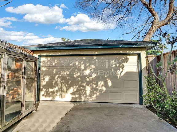 5th image of 4865 Lucille Pl
