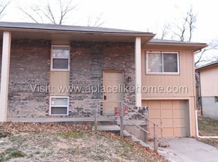 318 S 73rd Dr, Kansas City, KS 66111