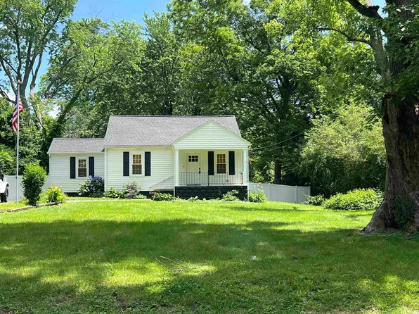 409 Hillcrest Dr, Newburgh, IN 47630