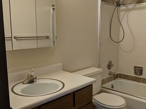 5th image of 115 N Miles St #5