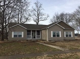 300 S Powell St, Norris City, IL 62869