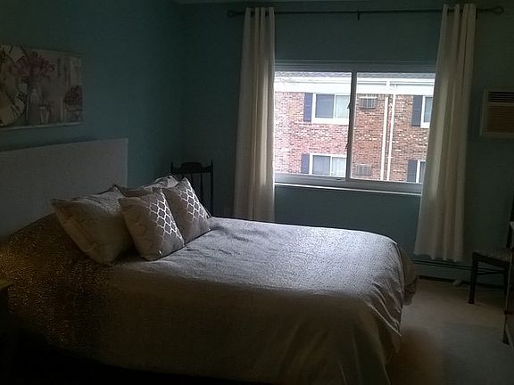 2nd image of 806 W Michigan Ave APT 305E