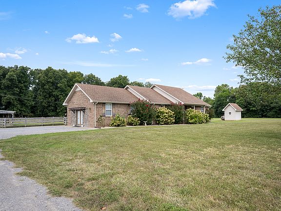 4th image of 223 Rich Rd
