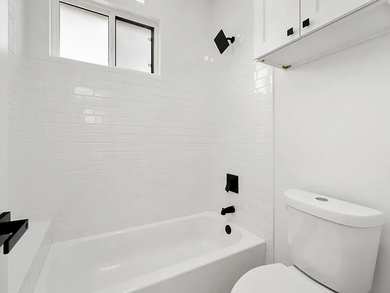 1500 Sylvan Glade Rd — Photo 12