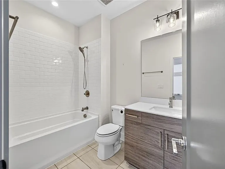 1214 Chelsea Cir NW — Photo 18