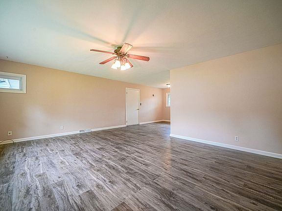 2nd image of 507 W 1st St