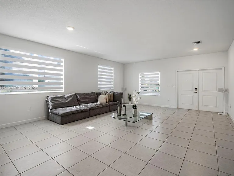 21189 SW 127th Ct — Photo 6