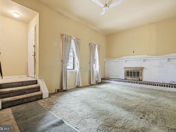 3rd image of 520 Pebble Ridge Ct