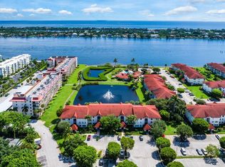 102 Half Moon Cir APT E2, Hypoluxo, FL 33462