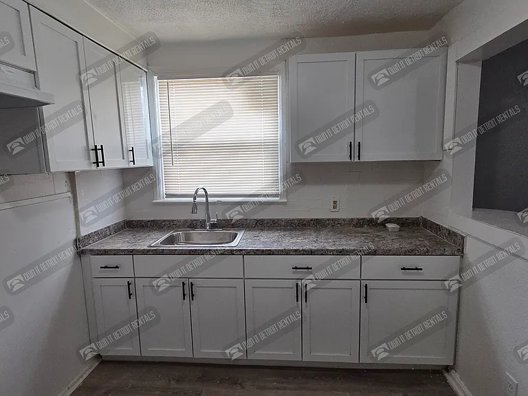 5293 Berkshire St — Photo 22