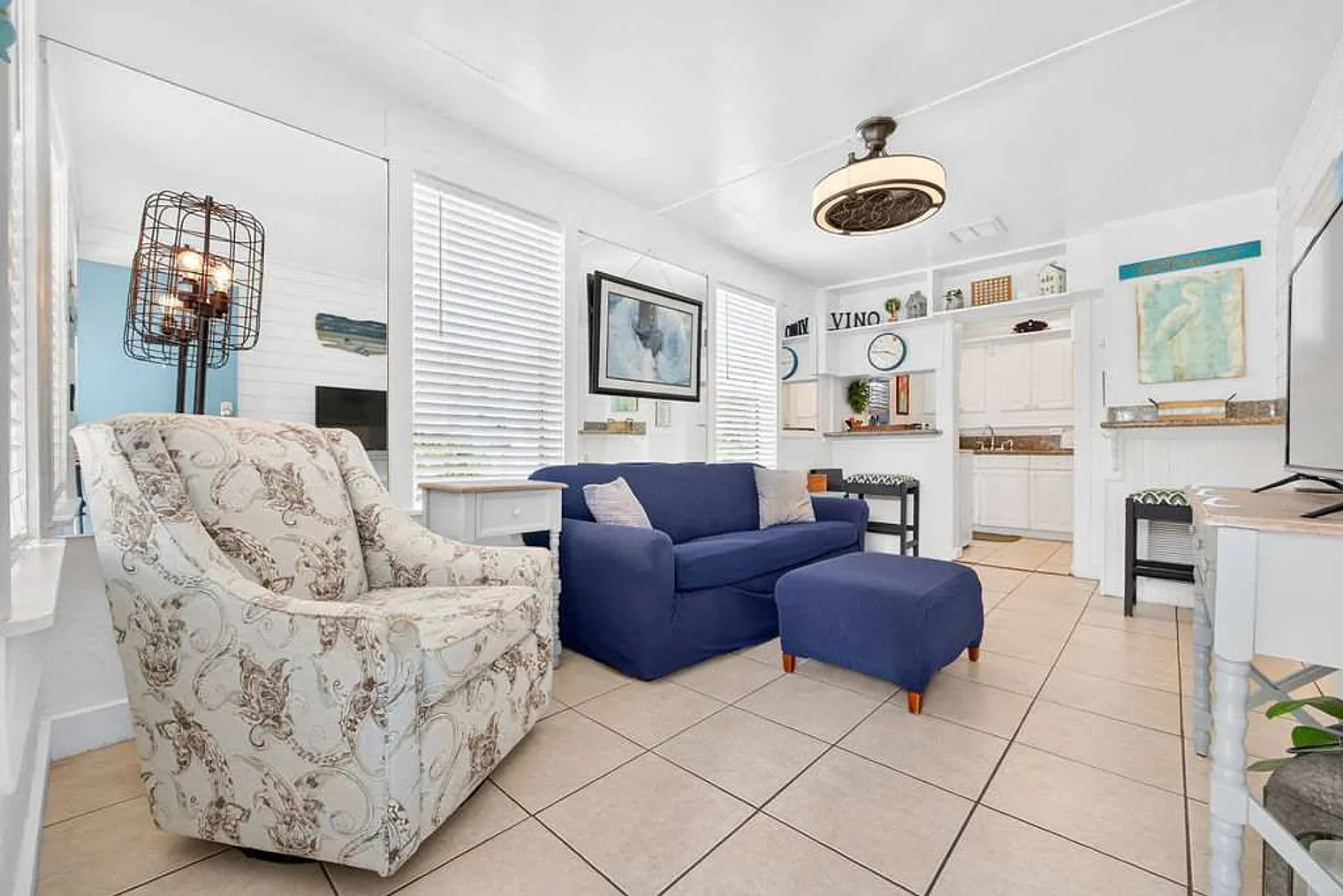 3 bed, 2.0 bath, 699 sqft, $27,000 — Photo 3