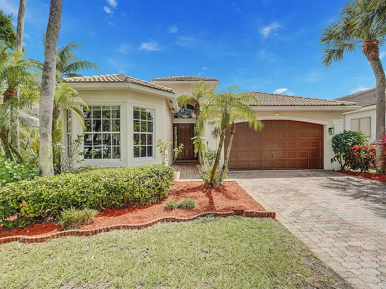 19084 Skyridge Cir — Photo 2