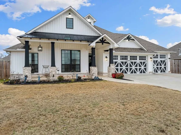 1701 Tull Dr, Pea Ridge, AR 72751