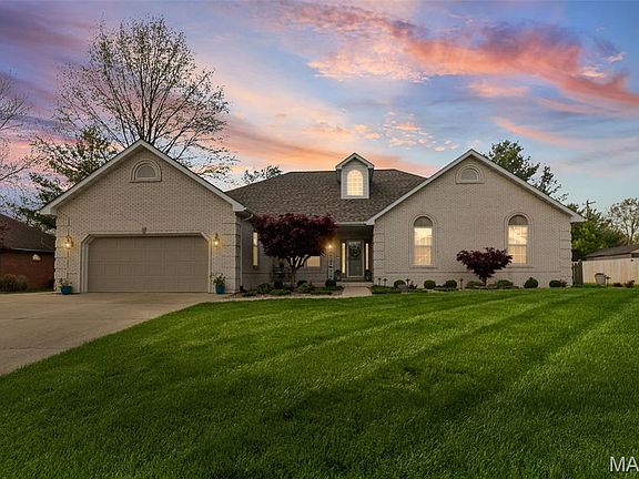 2nd image of 1821 Creekside Dr